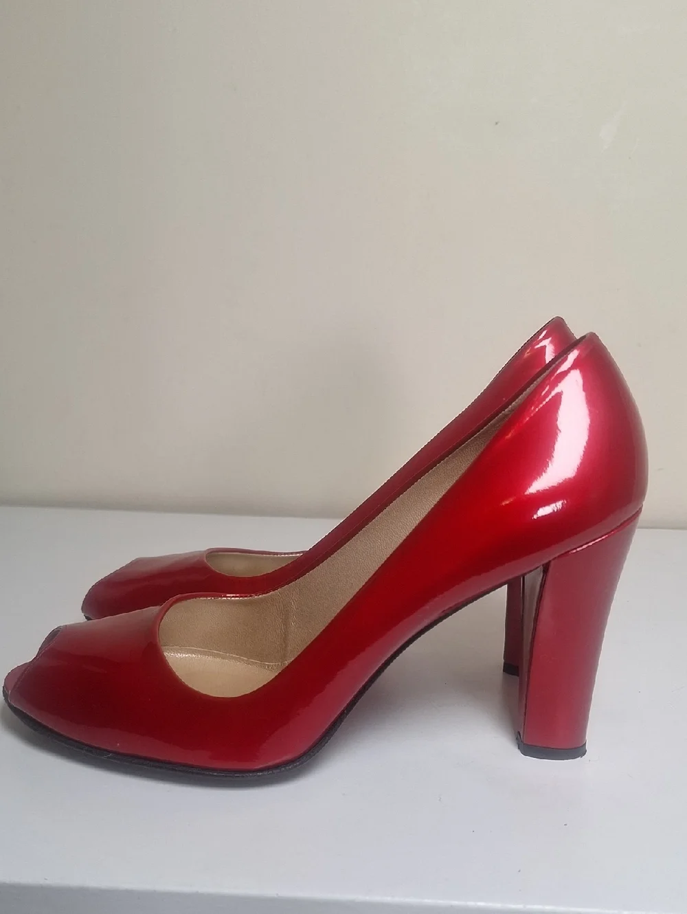 Stuart Weirzman Peep Toe Red Patent Block Heels Size 9.5 - Picture 4 of 11